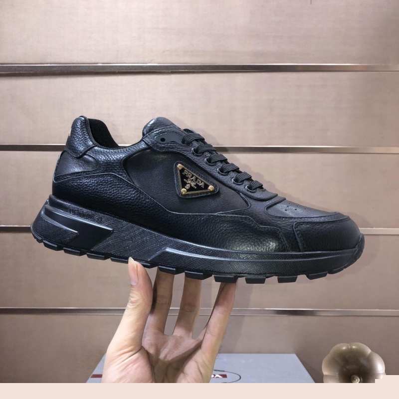 Pra*a casual shoes